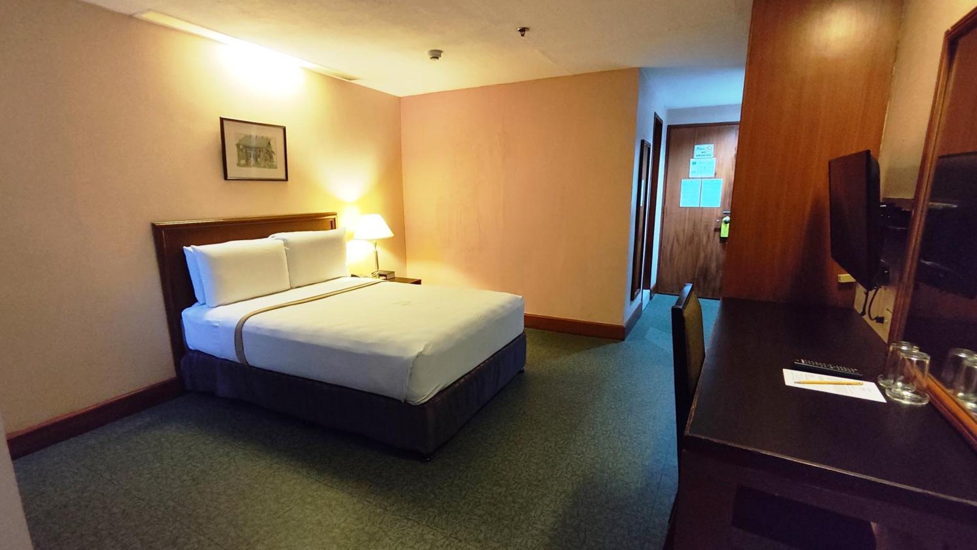 Rajah Park Hotel By Hiverooms Cebu Екстер'єр фото