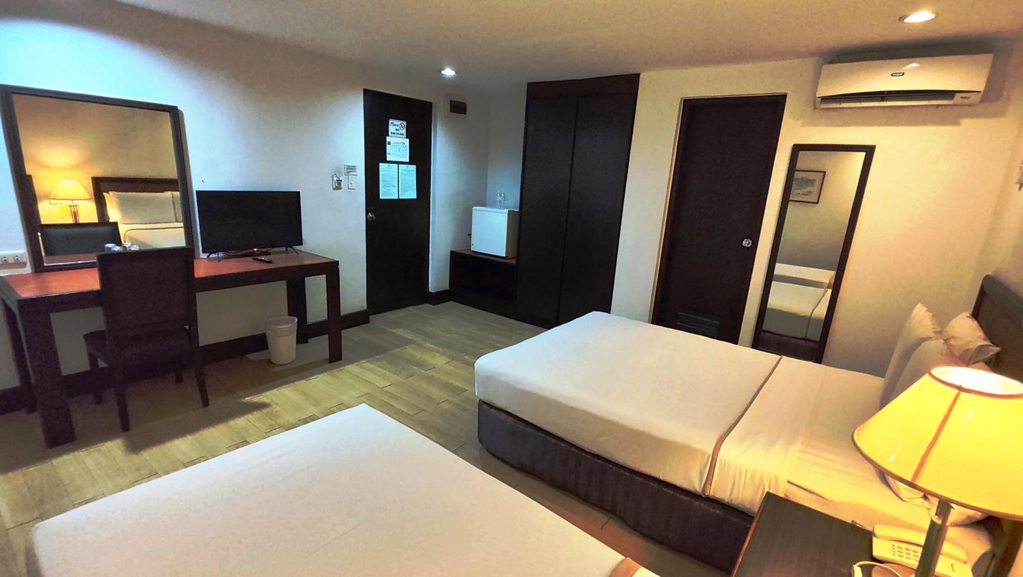 Rajah Park Hotel By Hiverooms Cebu Екстер'єр фото