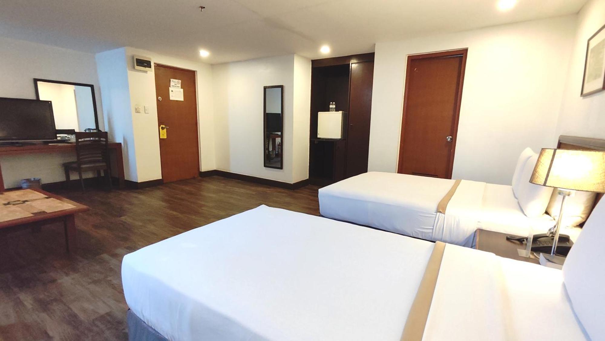 Rajah Park Hotel By Hiverooms Cebu Екстер'єр фото