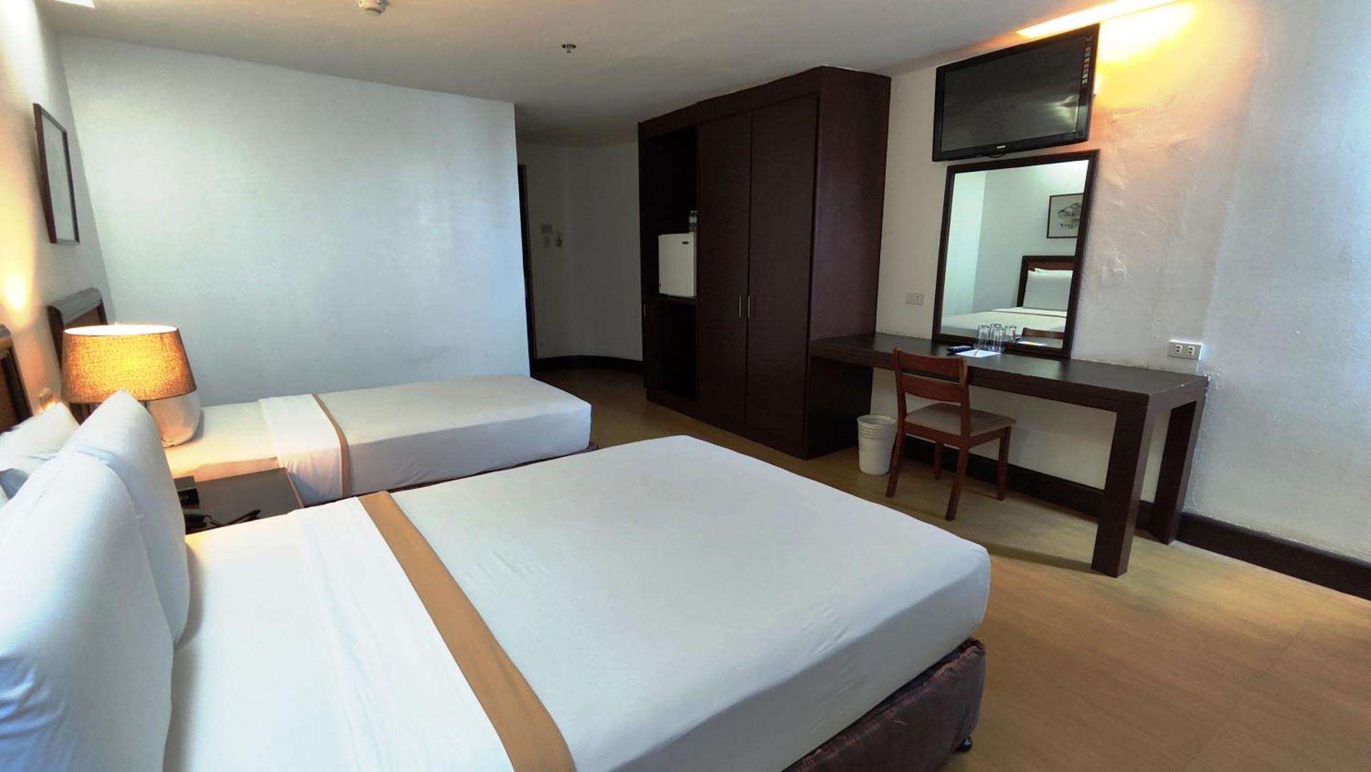 Rajah Park Hotel By Hiverooms Cebu Екстер'єр фото